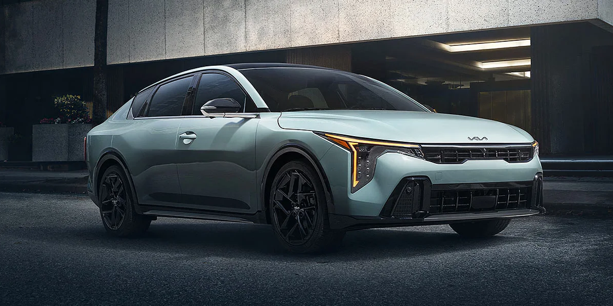 The 2025 Kia K4 driving