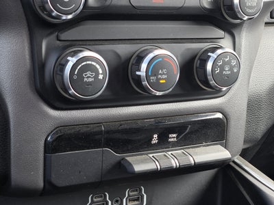 2020 RAM 1500 Big Horn Crew Cab 4x4 5'7" Box