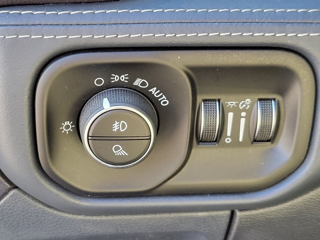 2019 RAM 1500 Limited Crew Cab 4x4 5'7" Box