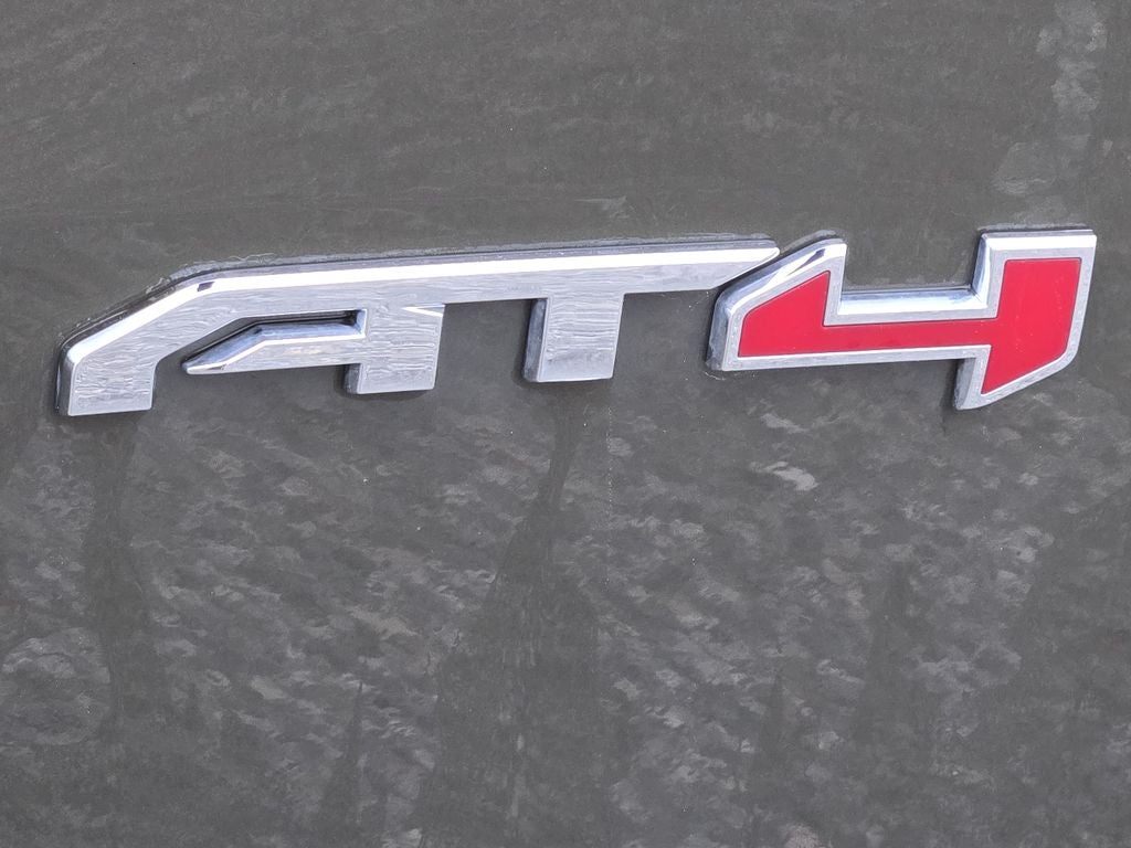 2024 GMC Acadia AT4