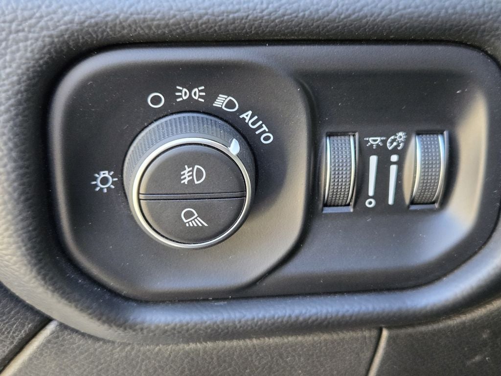 2019 RAM 3500 Laramie Crew Cab 4x4 6'4" Box