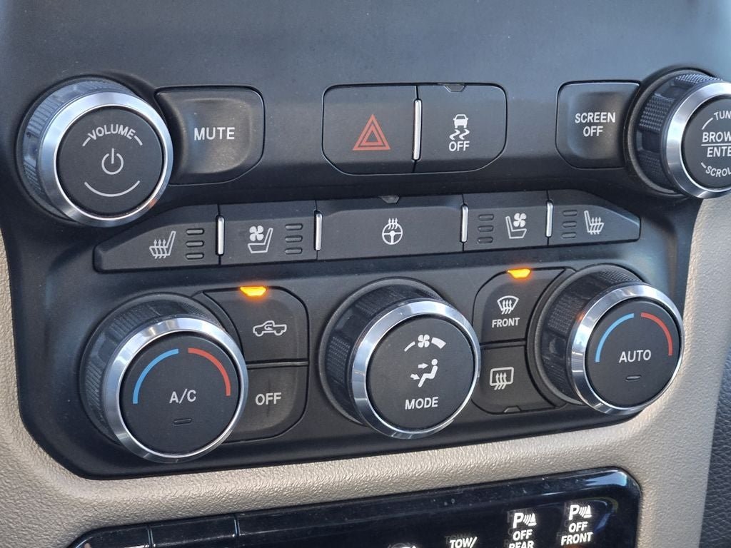 2019 RAM 3500 Laramie Crew Cab 4x4 6'4" Box