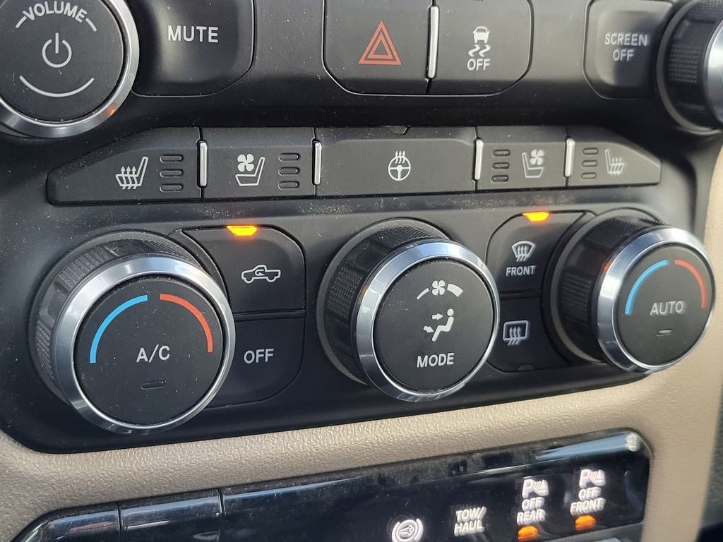 2019 RAM 3500 Laramie Crew Cab 4x4 6'4" Box