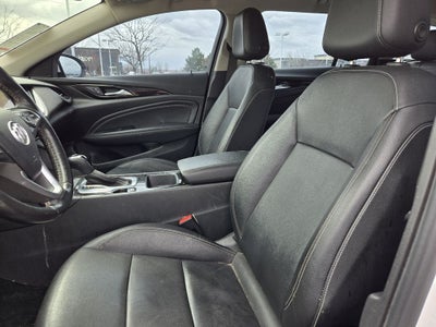 2018 Buick Regal TourX Essence