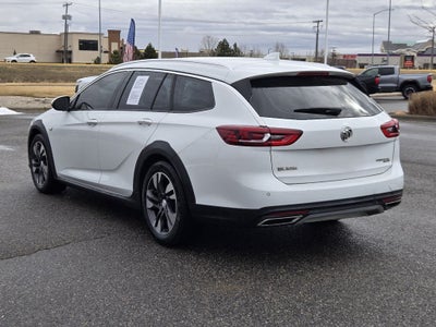 2018 Buick Regal TourX Essence