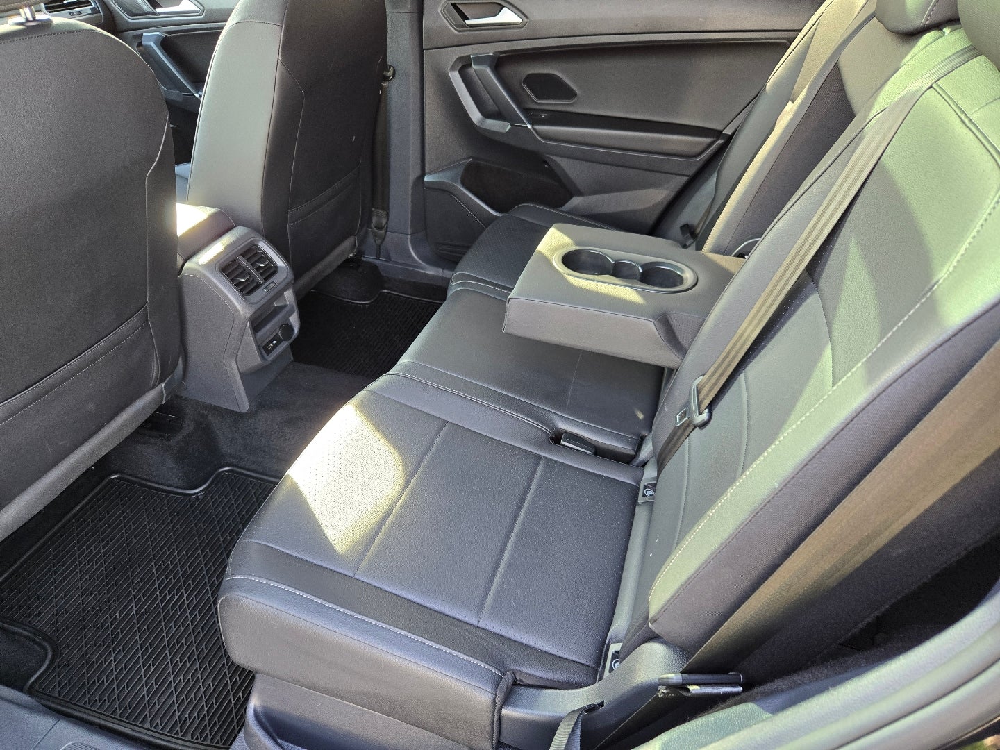 2020 Volkswagen Tiguan SE R-Line Black