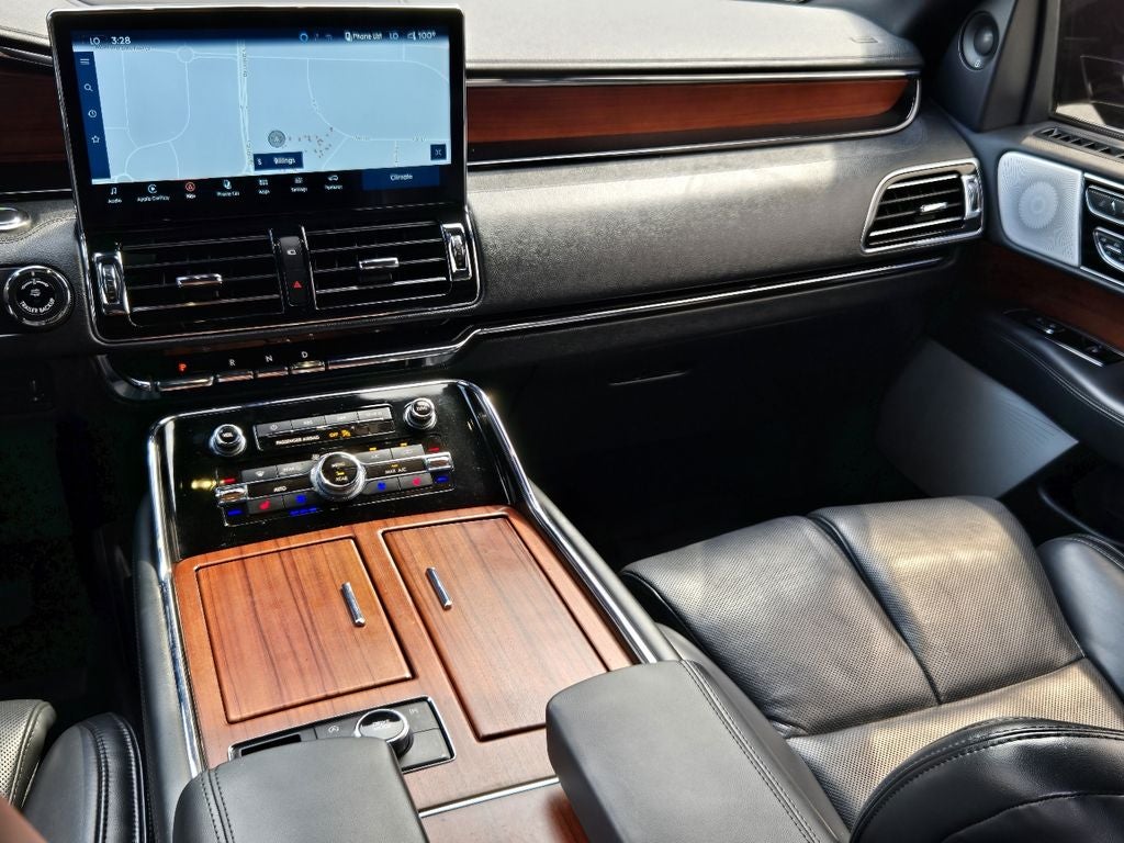 2022 Lincoln Navigator L Reserve