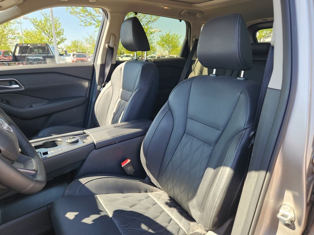 2025 Nissan Rogue Platinum
