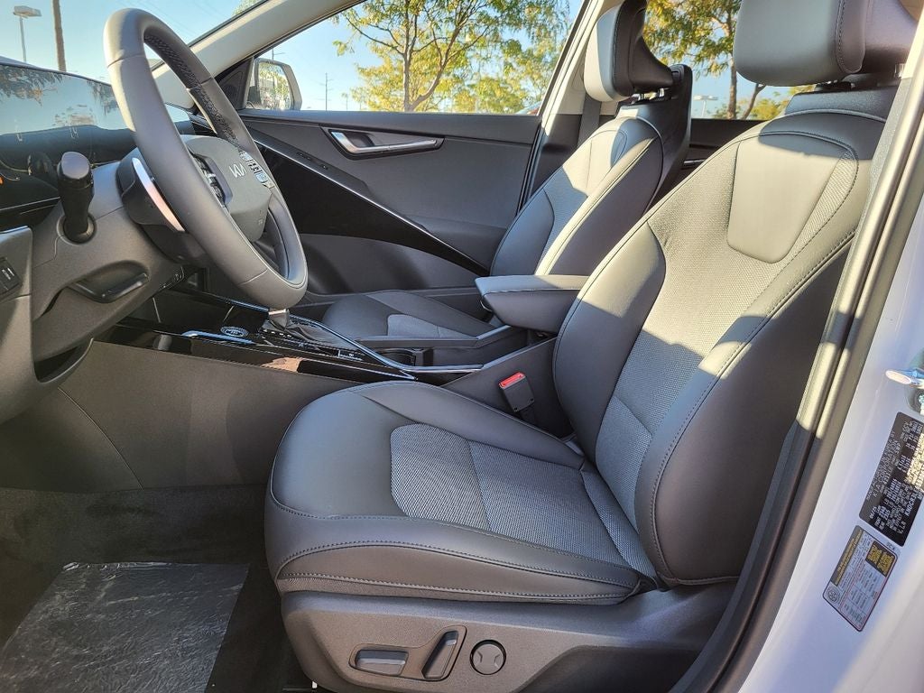 2025 Kia Niro EX