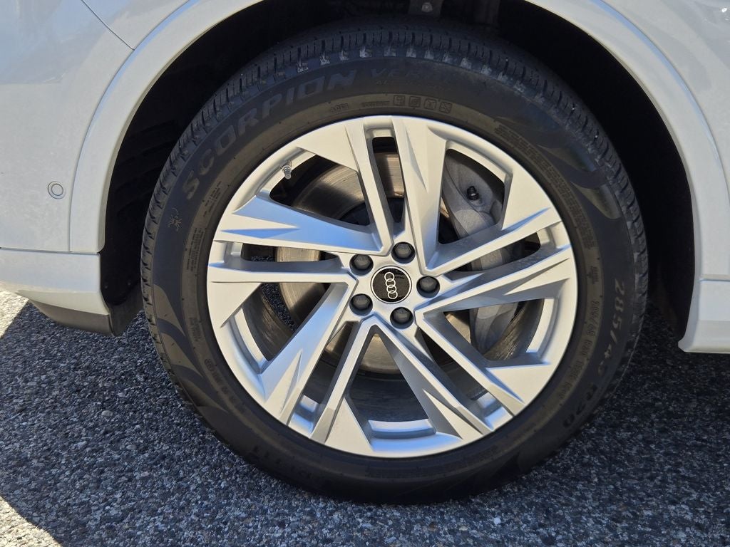 2023 Audi Q7 Premium
